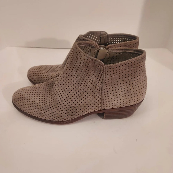 Sam Edelman Taupe Pipp Suede Perforated Chunky Heel Ankle Booties in Size 6 - Picture 4 of 13